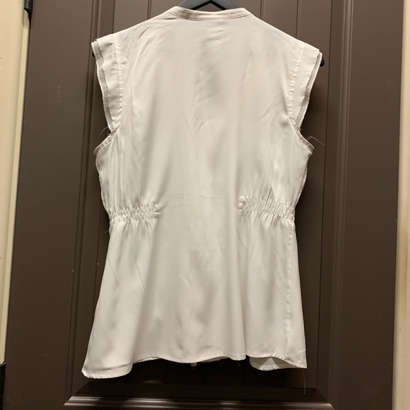 Converse Sleeveless Blouse - Picture 2 of 4